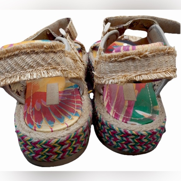 FARM Rio Colorful Straw Raffia Flat-form Espadrille Toucan Sandals Size 9 - Picture 3 of 6